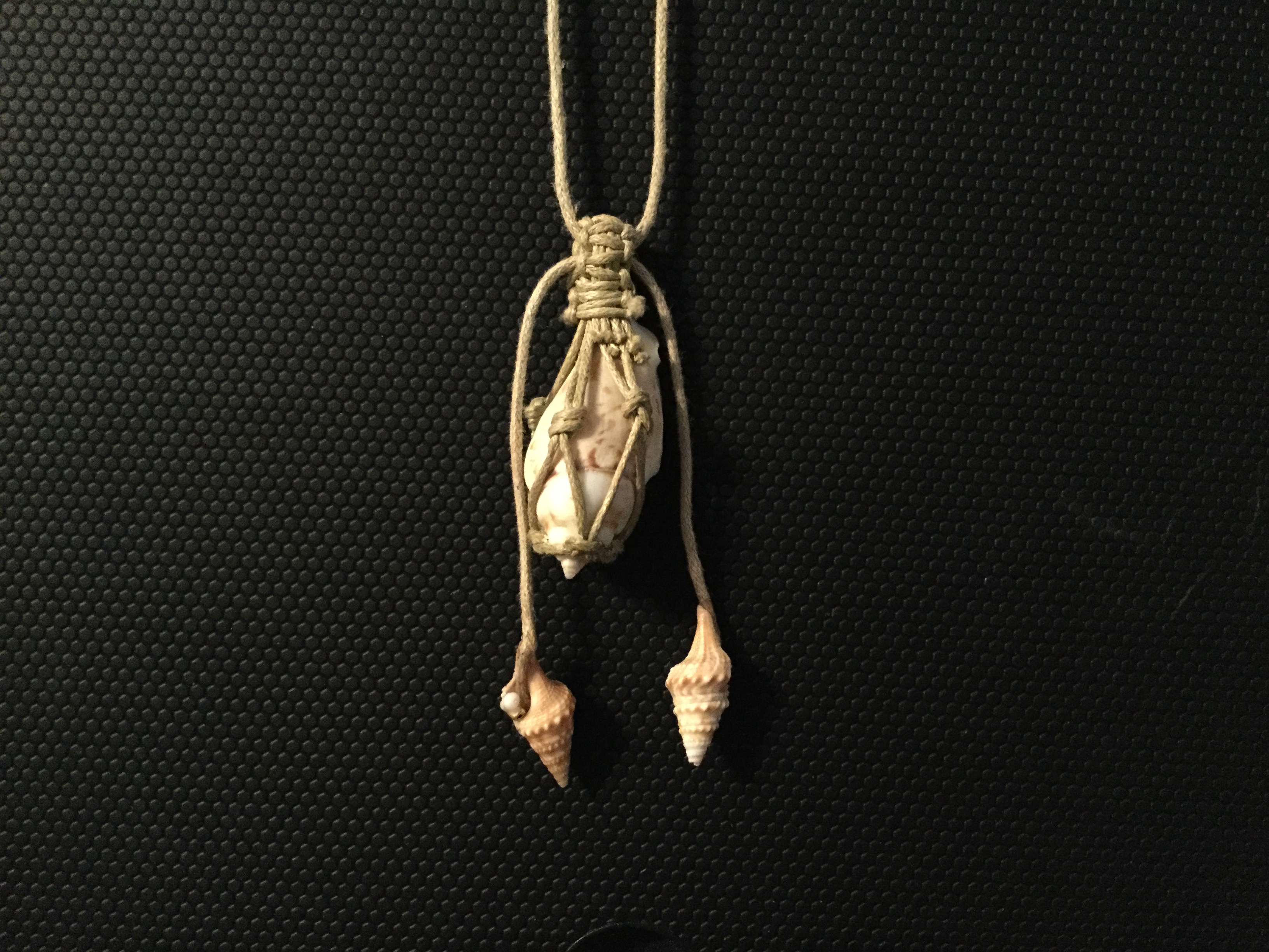 macrame necklace with stone and small shells