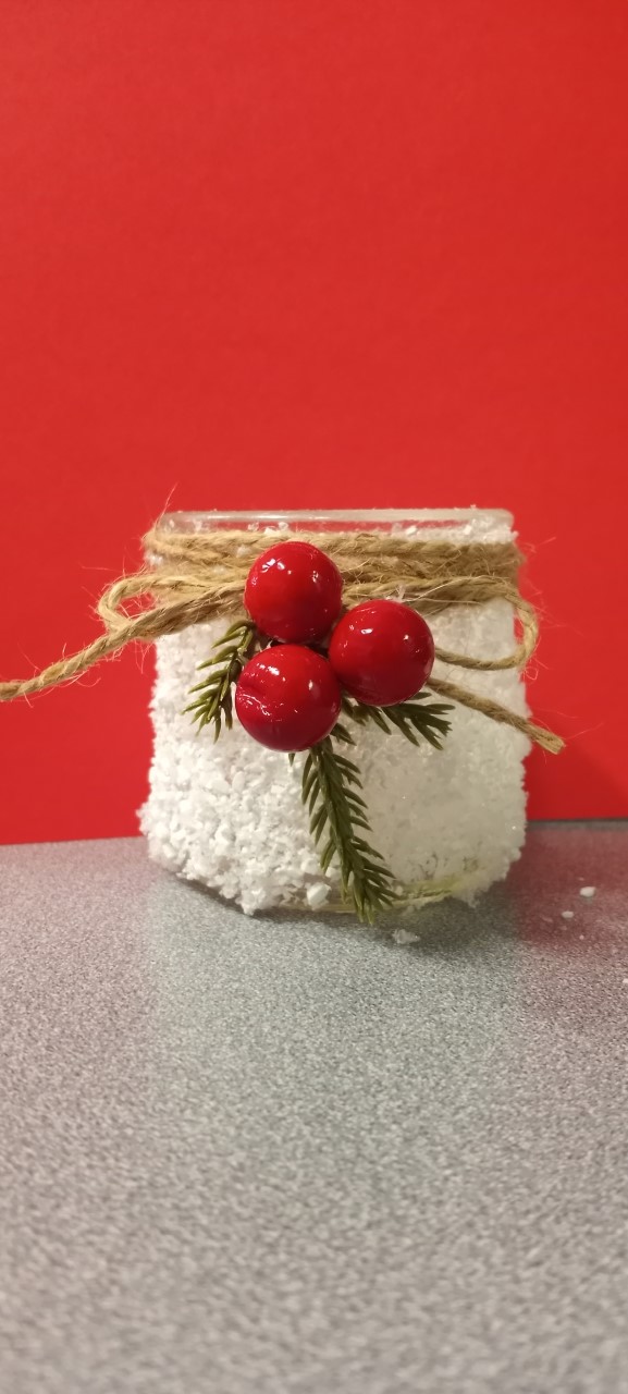 Join us for a fun evening of making Holiday decorations! 