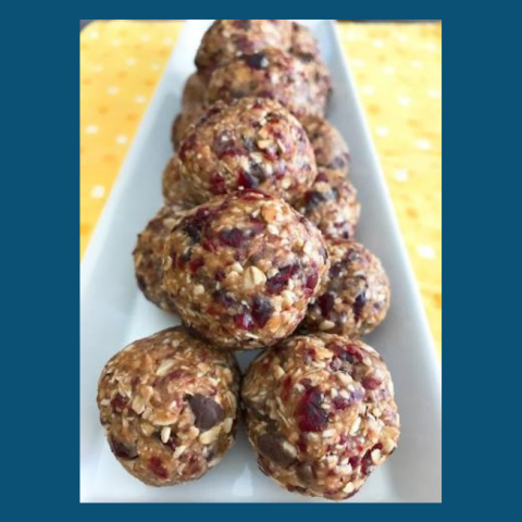 Rolled oat treat with neutral background