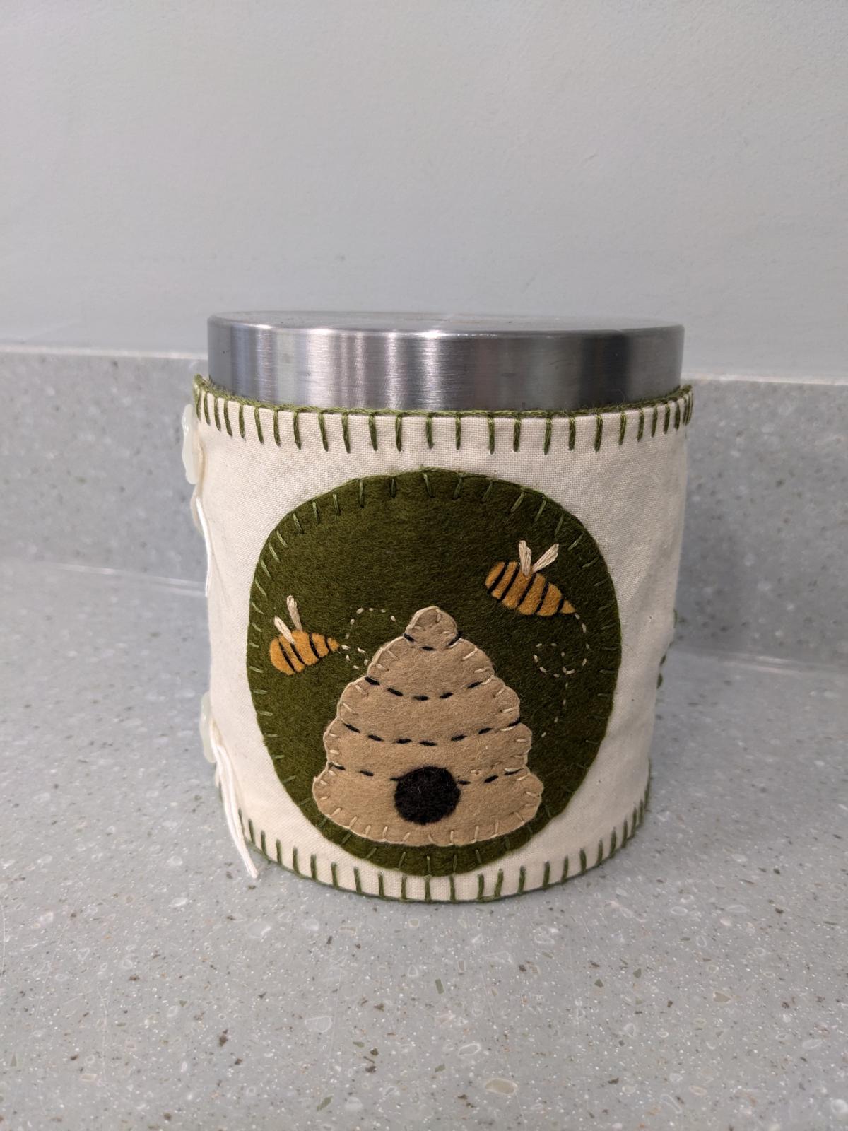  Each month we will explore different types of textiles as we create a homespun craft! This month join us as we make a "Bee Thankful" candle/jar wrap. 