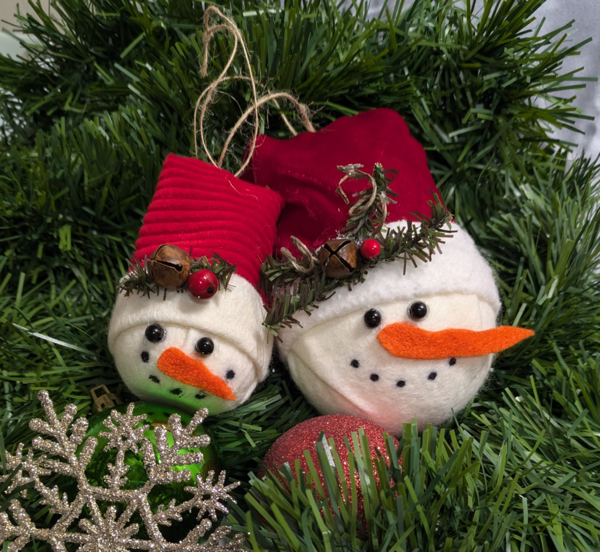  Each month we will explore different types of textiles as we create a homespun craft! This month join us as we make a cute "Snowman Ornament"!! 